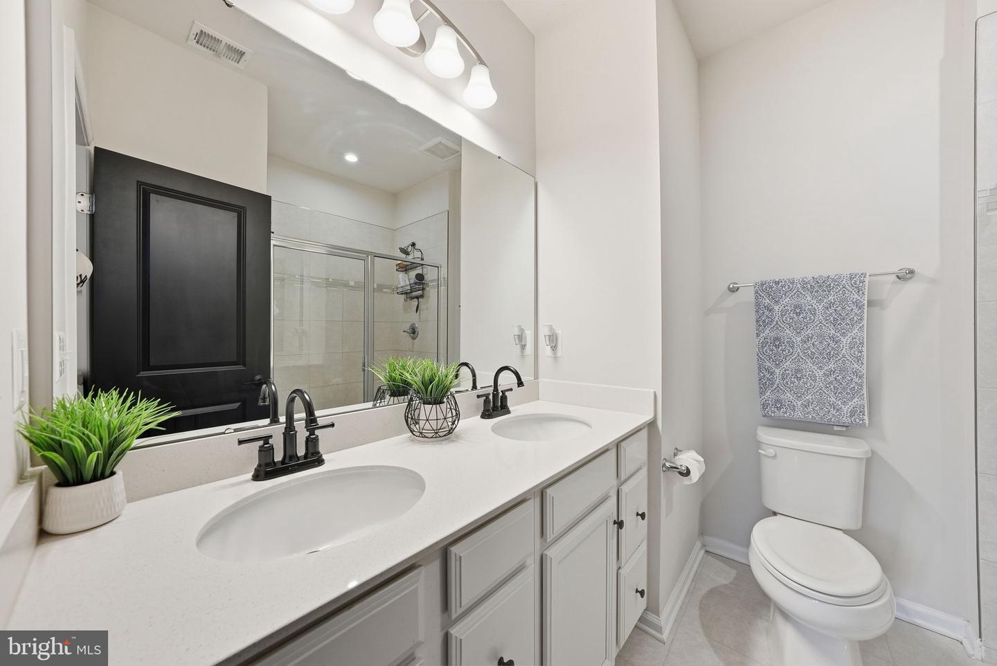 18363 REAPER HILL CT, TRIANGLE, Virginia 22172, 3 Bedrooms Bedrooms, ,3 BathroomsBathrooms,Residential,For sale,18363 REAPER HILL CT,VAPW2107638 MLS # VAPW2107638 18363 REAPER HILL CT, TRIANGLE, Virginia 22172, 3 Bedrooms Bedrooms, ,3 BathroomsBathrooms,Residential,For sale,18363 REAPER HILL CT,VAPW2107638 MLS # VAPW2107638