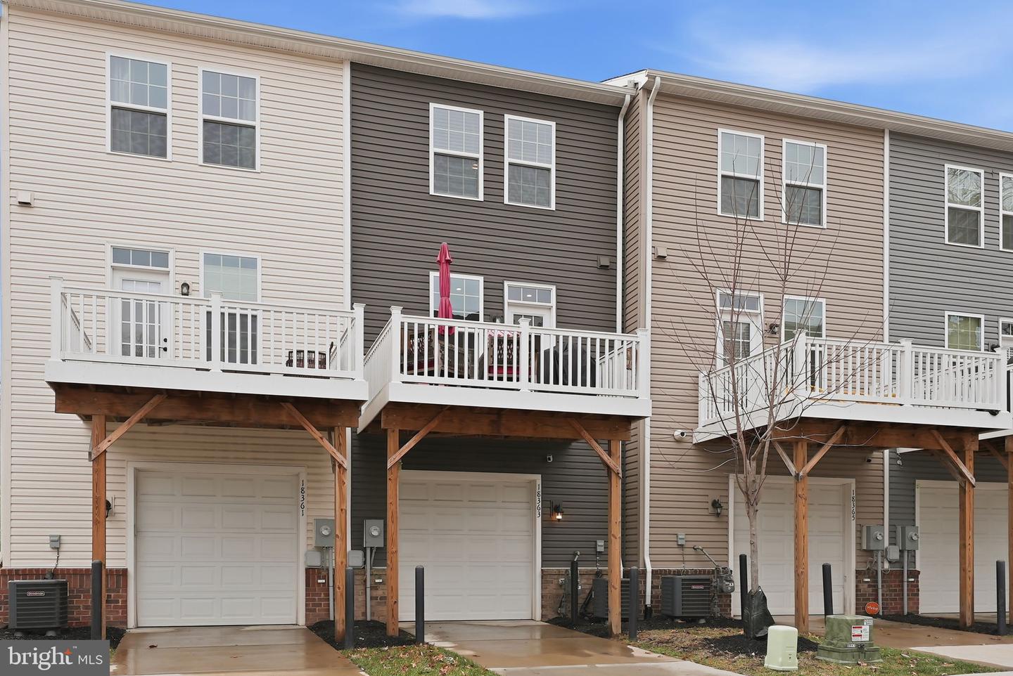 18363 REAPER HILL CT, TRIANGLE, Virginia 22172, 3 Bedrooms Bedrooms, ,3 BathroomsBathrooms,Residential,For sale,18363 REAPER HILL CT,VAPW2107638 MLS # VAPW2107638 18363 REAPER HILL CT, TRIANGLE, Virginia 22172, 3 Bedrooms Bedrooms, ,3 BathroomsBathrooms,Residential,For sale,18363 REAPER HILL CT,VAPW2107638 MLS # VAPW2107638