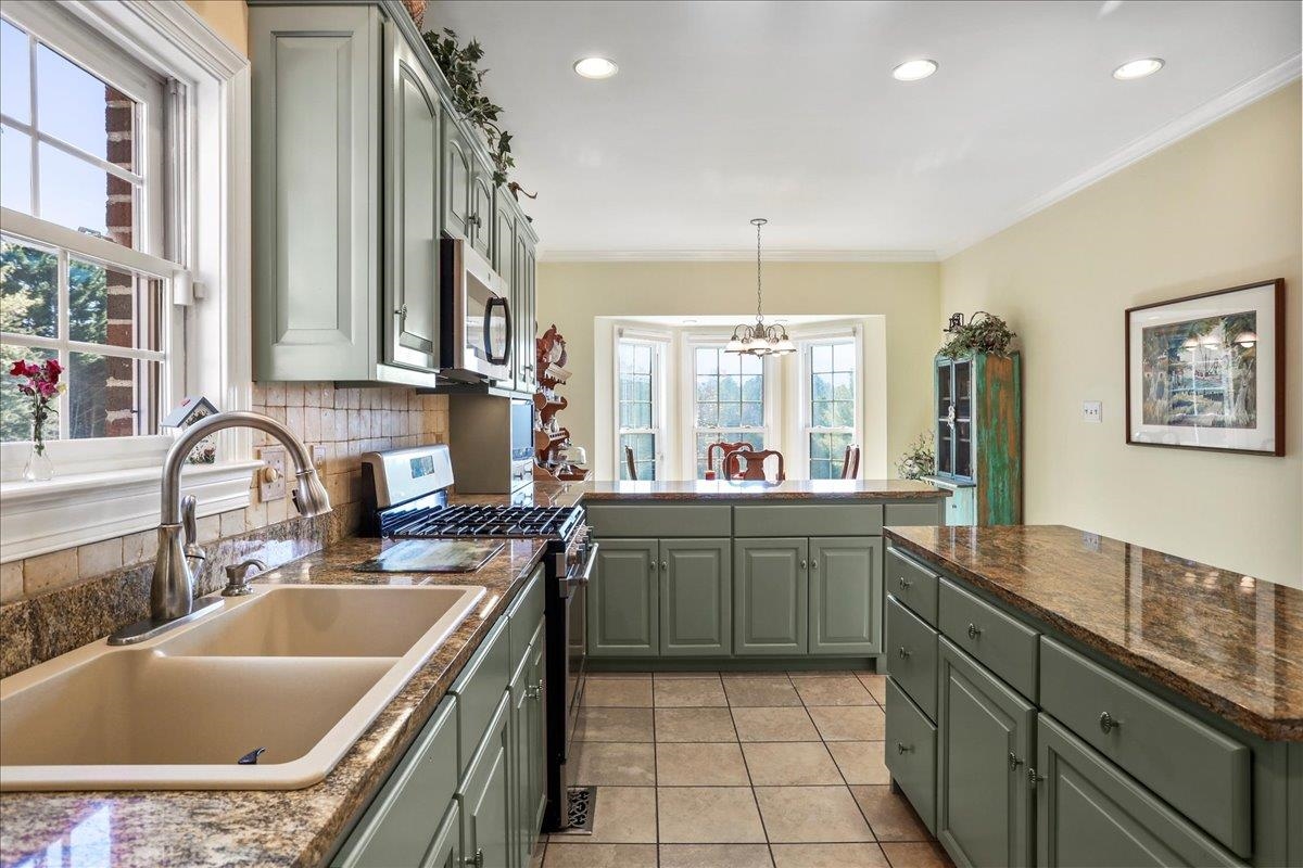 40 BIRDSONG LN, EDINBURG, Virginia 22824, 4 Bedrooms Bedrooms, ,3 BathroomsBathrooms,Residential,40 BIRDSONG LN,671950 MLS # 671950