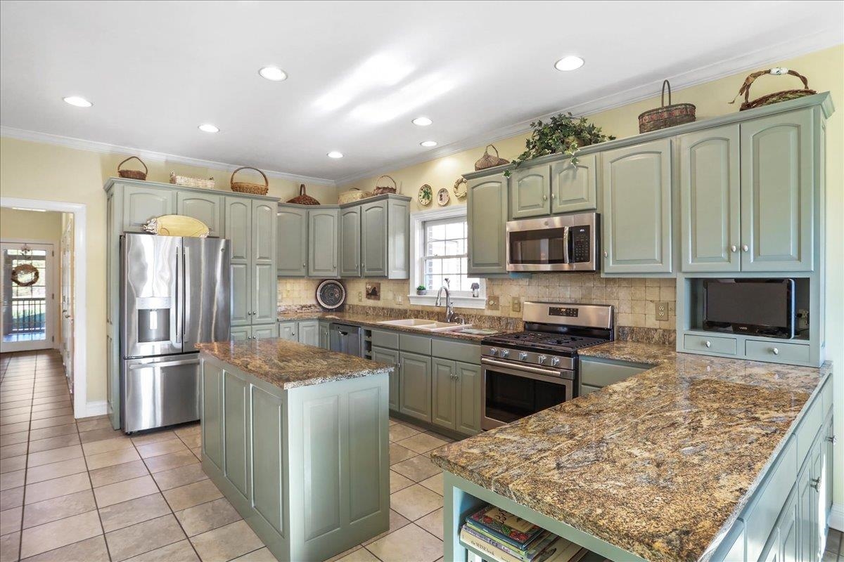 40 BIRDSONG LN, EDINBURG, Virginia 22824, 4 Bedrooms Bedrooms, ,3 BathroomsBathrooms,Residential,40 BIRDSONG LN,671950 MLS # 671950