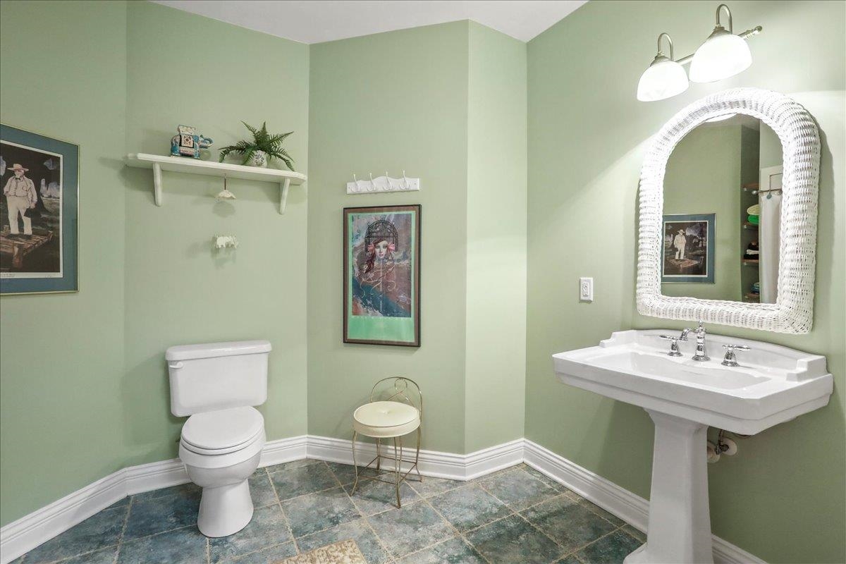 40 BIRDSONG LN, EDINBURG, Virginia 22824, 4 Bedrooms Bedrooms, ,3 BathroomsBathrooms,Residential,40 BIRDSONG LN,671950 MLS # 671950