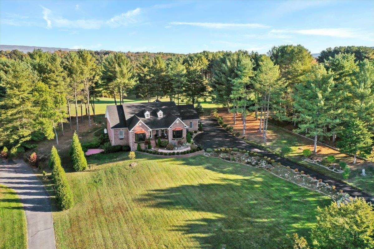 40 BIRDSONG LN, EDINBURG, Virginia 22824, 4 Bedrooms Bedrooms, ,3 BathroomsBathrooms,Residential,40 BIRDSONG LN,671950 MLS # 671950