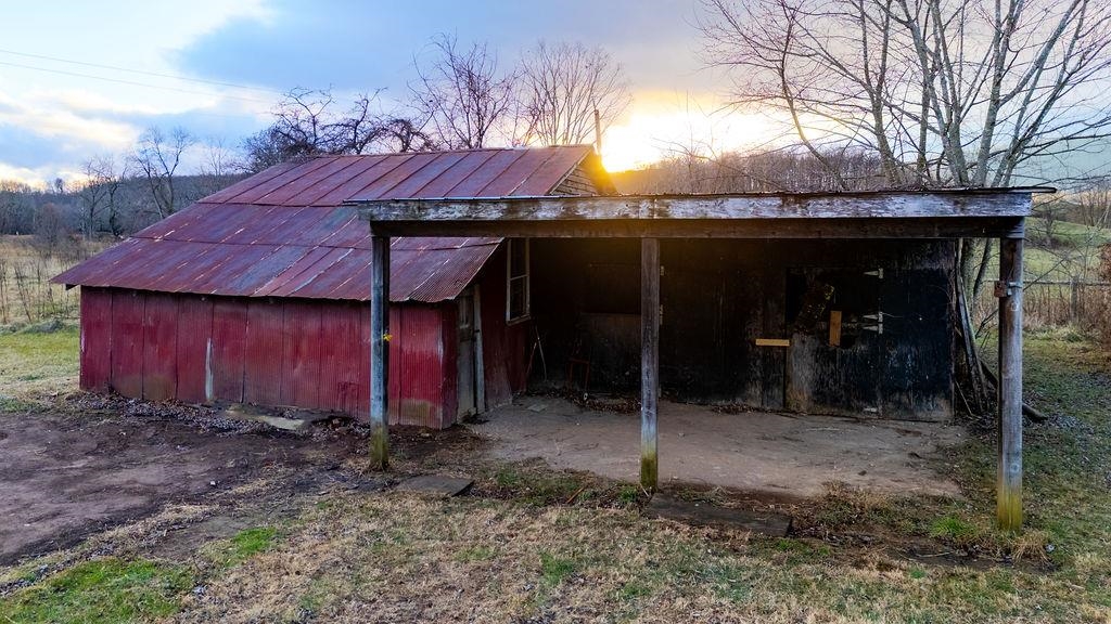 339 BUFFALO BRANCH LN, SWOOPE, Virginia 24479, 4 Bedrooms Bedrooms, ,1 BathroomBathrooms,Residential,339 BUFFALO BRANCH LN,671952 MLS # 671952