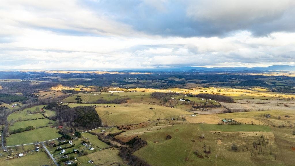 339 BUFFALO BRANCH LN, SWOOPE, Virginia 24479, 4 Bedrooms Bedrooms, ,1 BathroomBathrooms,Residential,339 BUFFALO BRANCH LN,671952 MLS # 671952