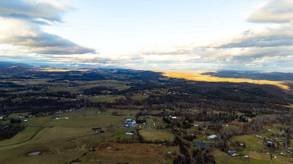 339 BUFFALO BRANCH LN, SWOOPE, Virginia 24479, 4 Bedrooms Bedrooms, ,1 BathroomBathrooms,Residential,339 BUFFALO BRANCH LN,671952 MLS # 671952