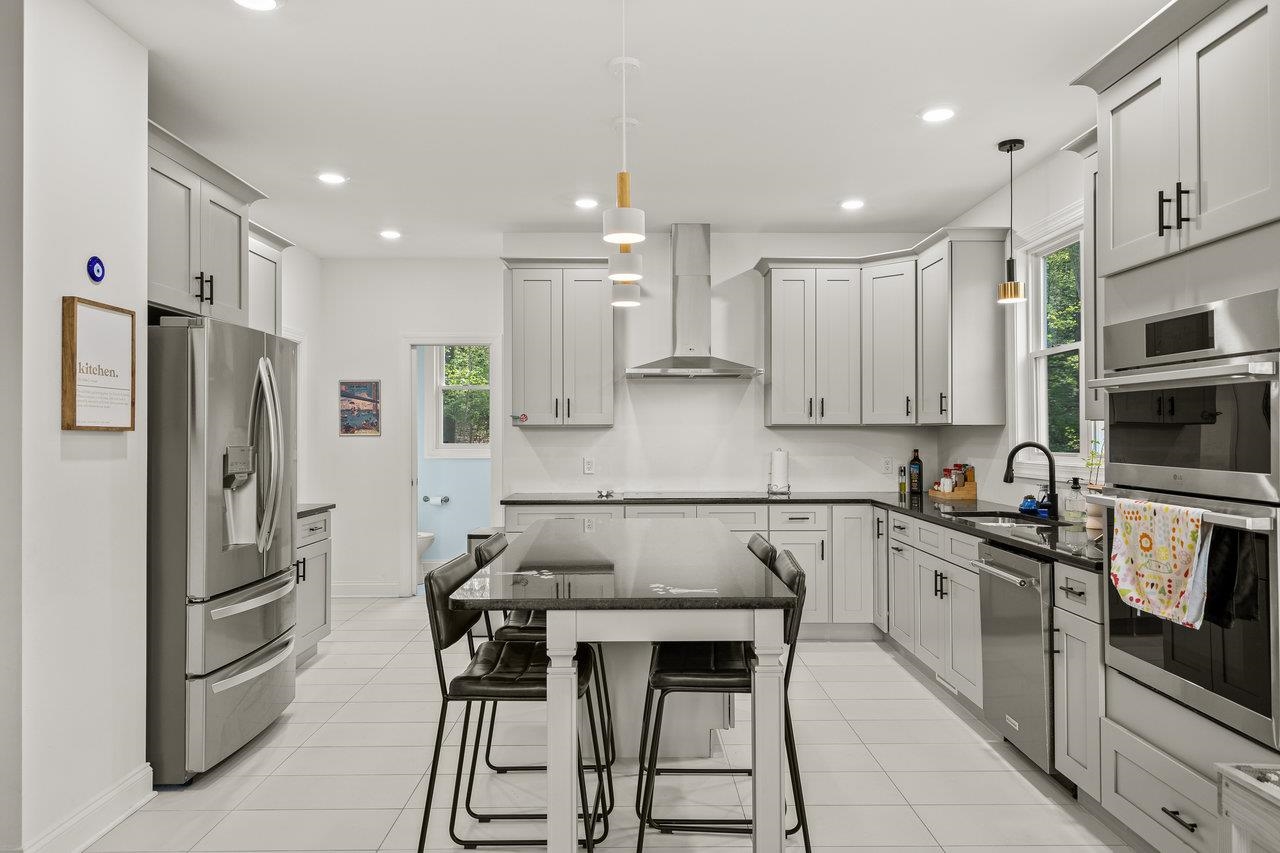 1176B NELSON DR, HARRISONBURG, Virginia 22801, 3 Bedrooms Bedrooms, ,2 BathroomsBathrooms,Residential,1176B NELSON DR,671953 MLS # 671953