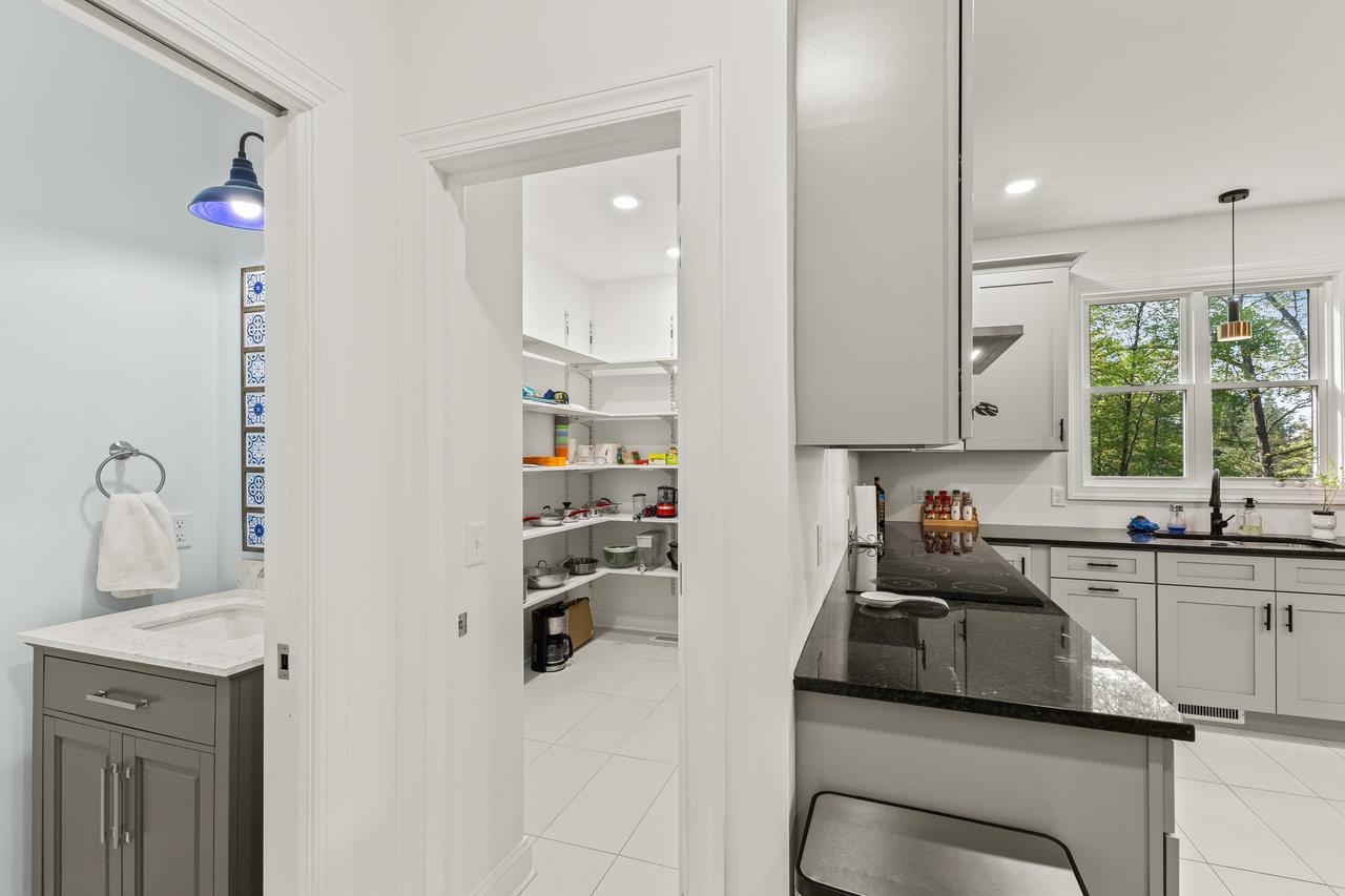 1176B NELSON DR, HARRISONBURG, Virginia 22801, 3 Bedrooms Bedrooms, ,2 BathroomsBathrooms,Residential,1176B NELSON DR,671953 MLS # 671953