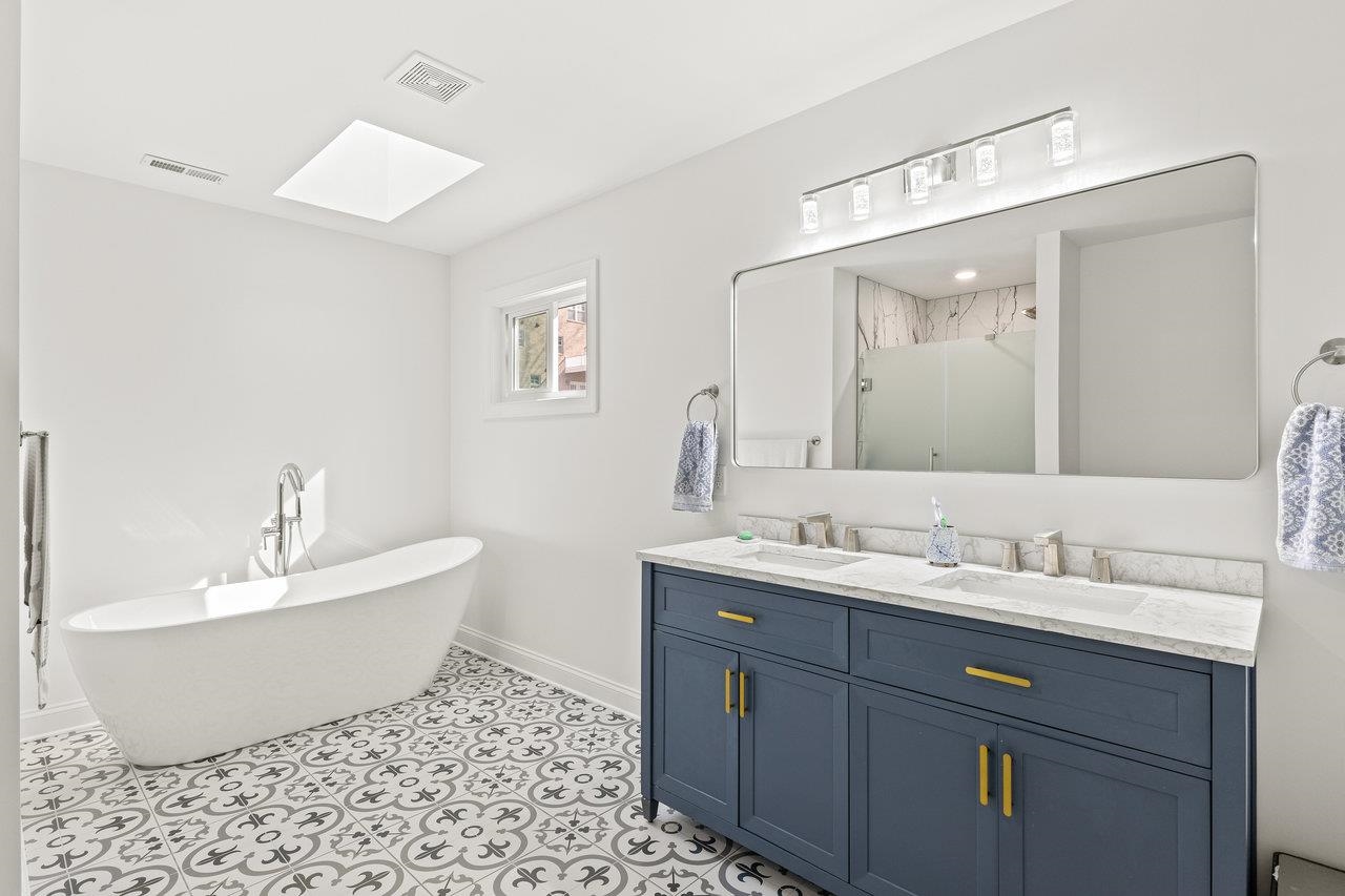 1176B NELSON DR, HARRISONBURG, Virginia 22801, 3 Bedrooms Bedrooms, ,2 BathroomsBathrooms,Residential,1176B NELSON DR,671953 MLS # 671953