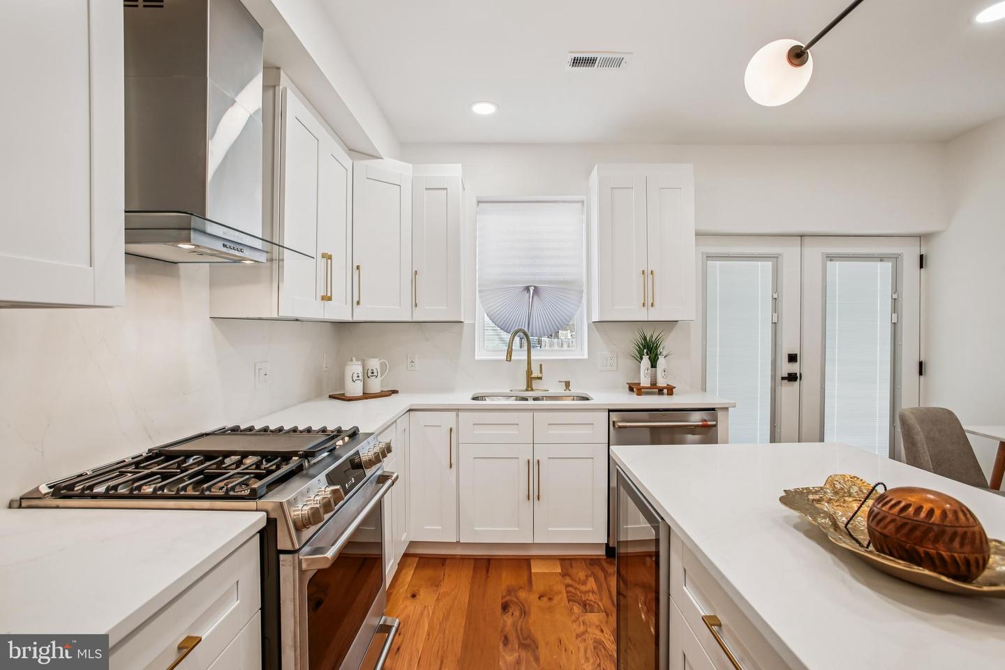 1704 INDEPENDENCE AVE SE, WASHINGTON, District Of Columbia 20003, 4 Bedrooms Bedrooms, ,3 BathroomsBathrooms,Residential,For sale,1704 INDEPENDENCE AVE SE,DCDC2231888 MLS # DCDC2231888