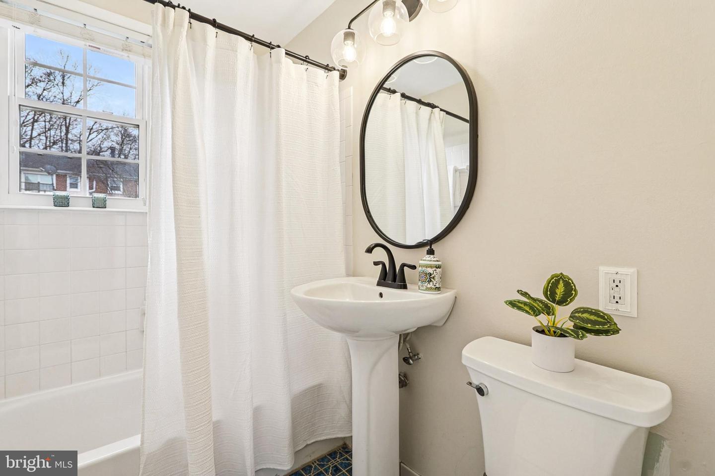 4619 28TH RD S #B, ARLINGTON, Virginia 22206, 2 Bedrooms Bedrooms, ,1 BathroomBathrooms,Residential,For sale,4619 28TH RD S #B,VAAR2066112 MLS # VAAR2066112