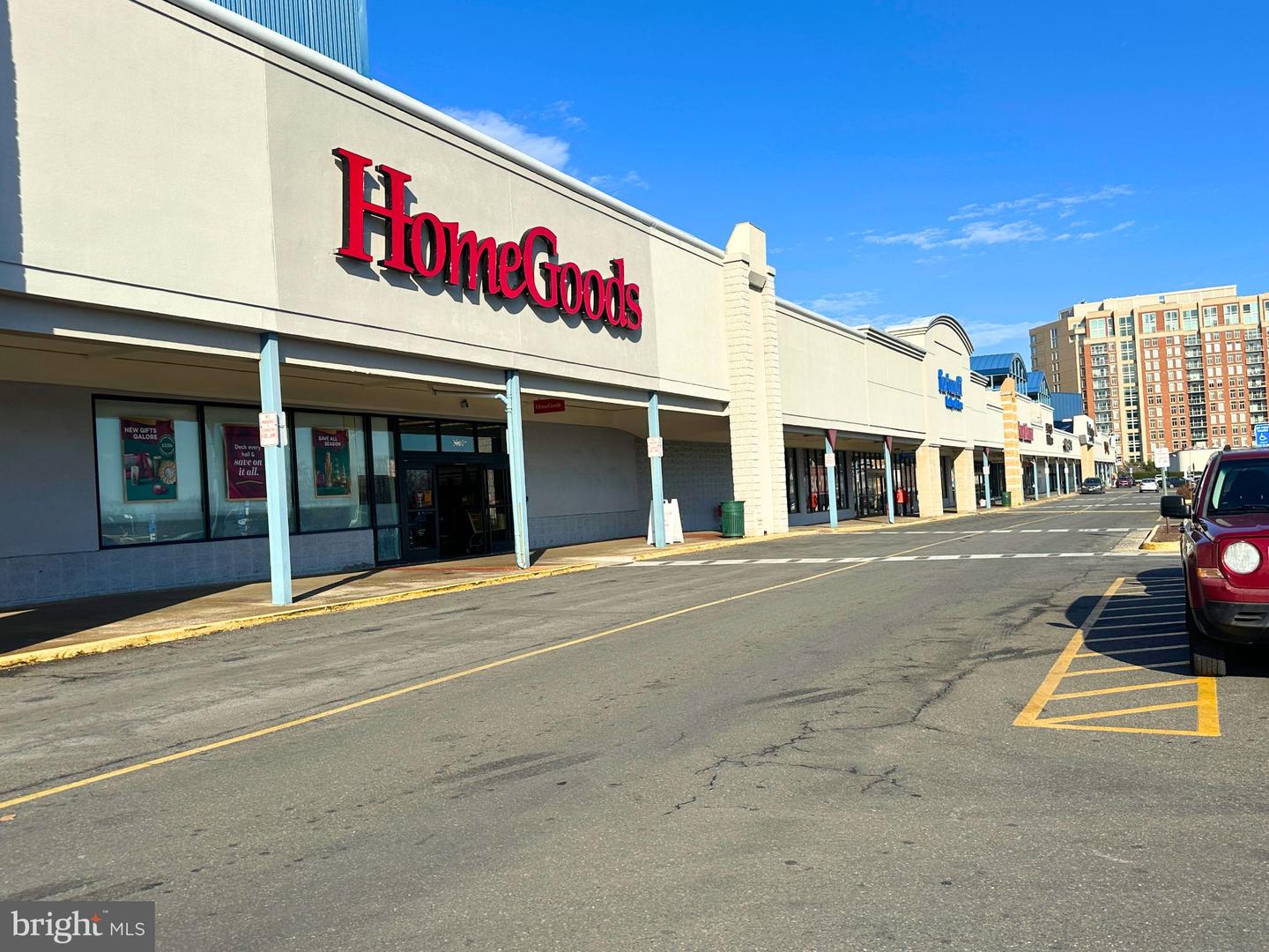 4619 28TH RD S #B, ARLINGTON, Virginia 22206, 2 Bedrooms Bedrooms, ,1 BathroomBathrooms,Residential,For sale,4619 28TH RD S #B,VAAR2066112 MLS # VAAR2066112