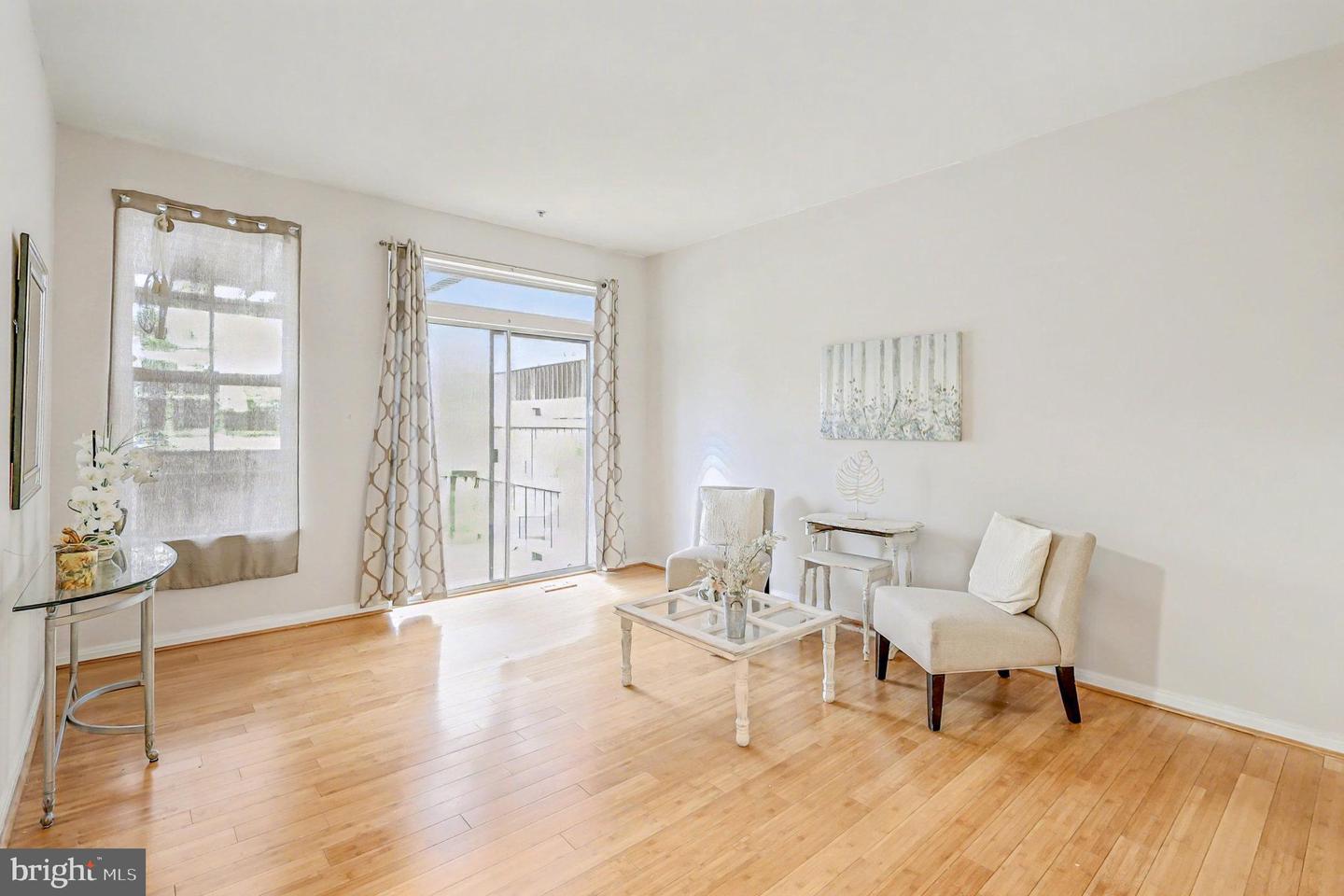 20402 COOL FERN SQ #20402, ASHBURN, Virginia 20147, 4 Bedrooms Bedrooms, ,3 BathroomsBathrooms,Residential,For sale,20402 COOL FERN SQ #20402,VALO2111614 MLS # VALO2111614