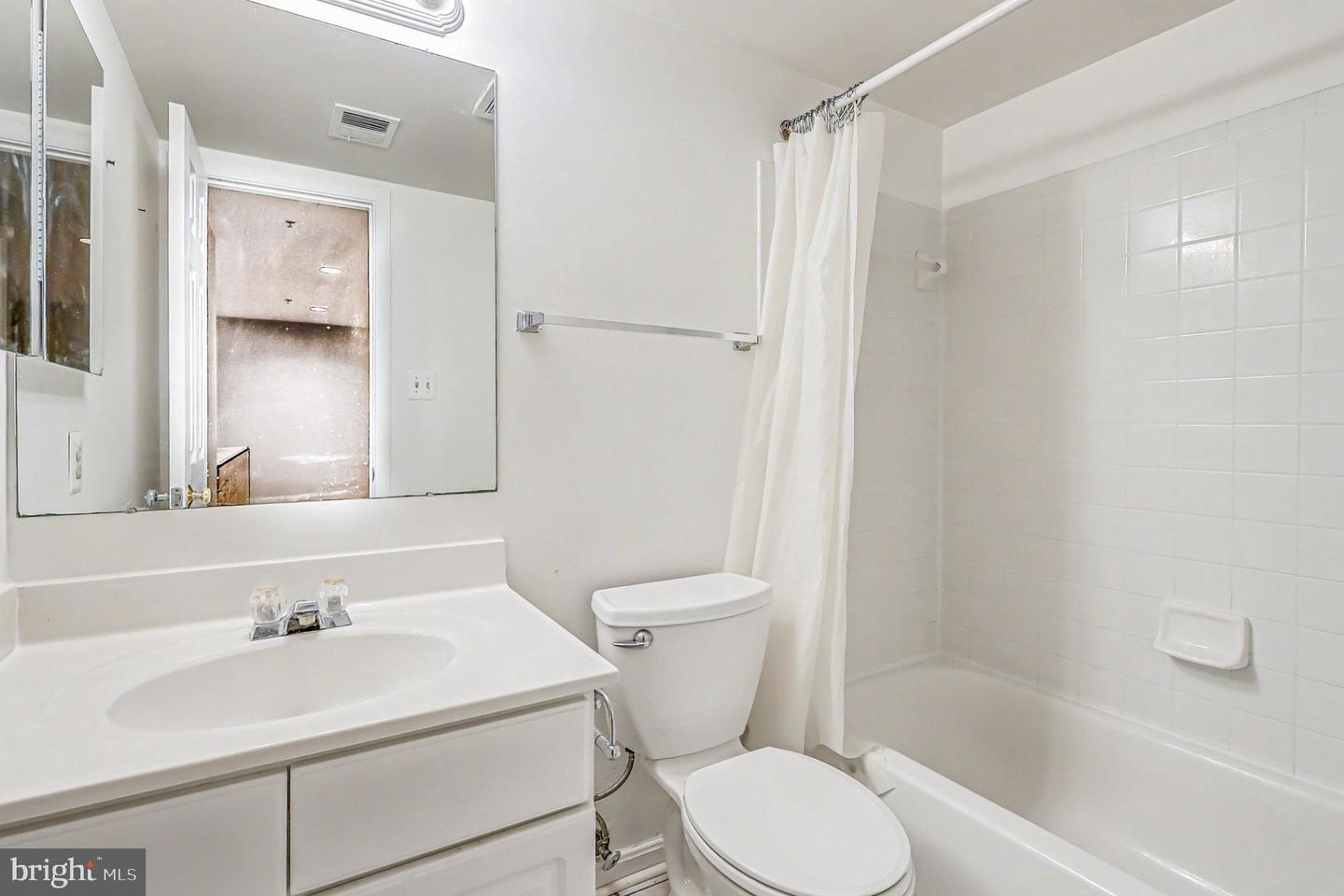 20402 COOL FERN SQ #20402, ASHBURN, Virginia 20147, 4 Bedrooms Bedrooms, ,3 BathroomsBathrooms,Residential,For sale,20402 COOL FERN SQ #20402,VALO2111614 MLS # VALO2111614