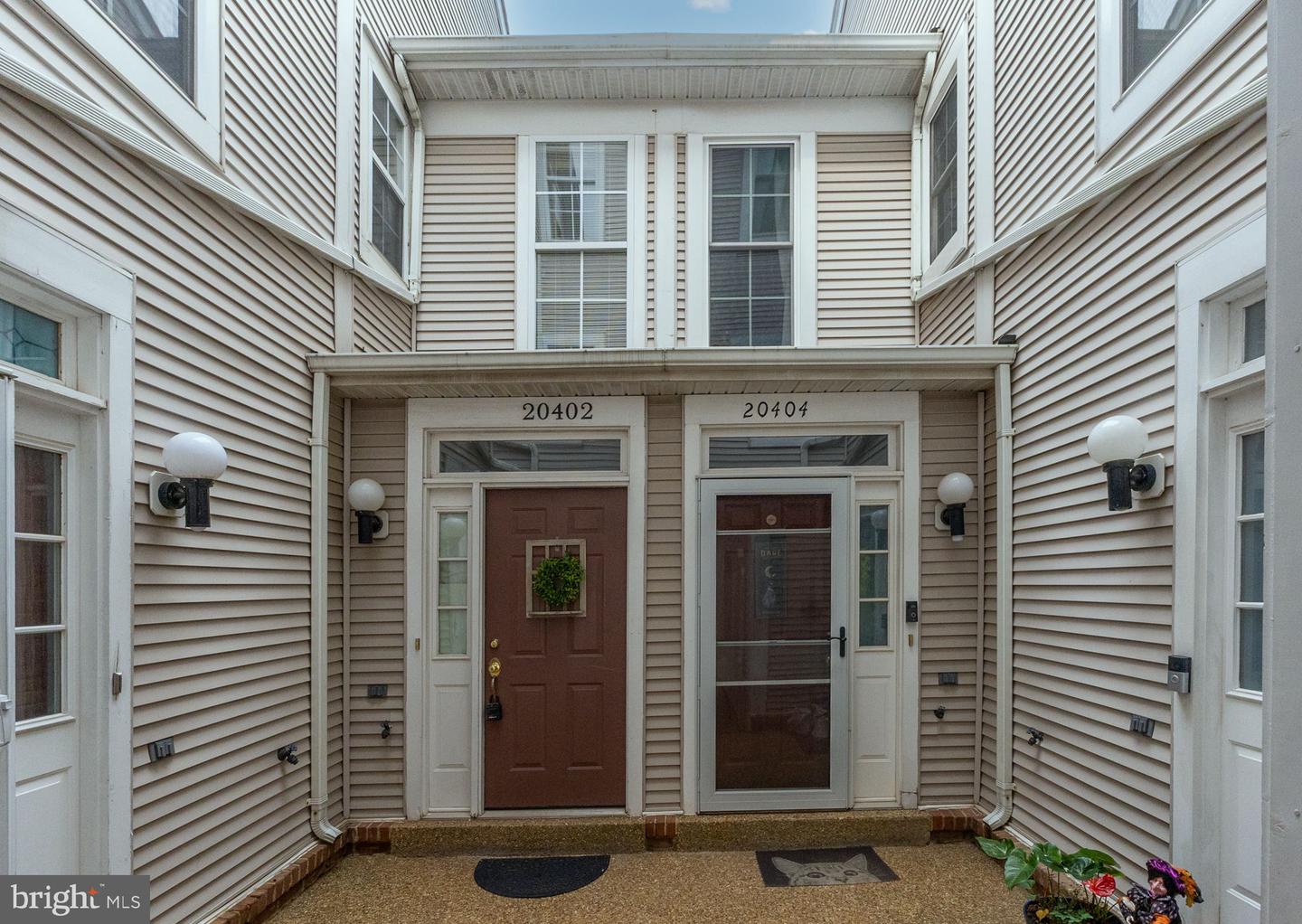 20402 COOL FERN SQ #20402, ASHBURN, Virginia 20147, 4 Bedrooms Bedrooms, ,3 BathroomsBathrooms,Residential,For sale,20402 COOL FERN SQ #20402,VALO2111614 MLS # VALO2111614