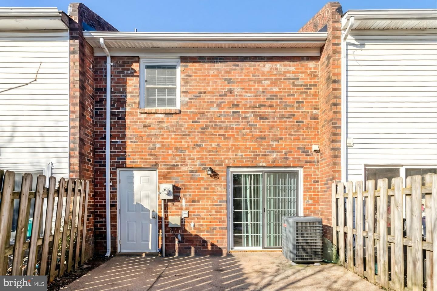 319 BROCK SQ, FREDERICKSBURG, Virginia 22401, 2 Bedrooms Bedrooms, ,1 BathroomBathrooms,Residential,For sale,319 BROCK SQ,VAFB2009342 MLS # VAFB2009342