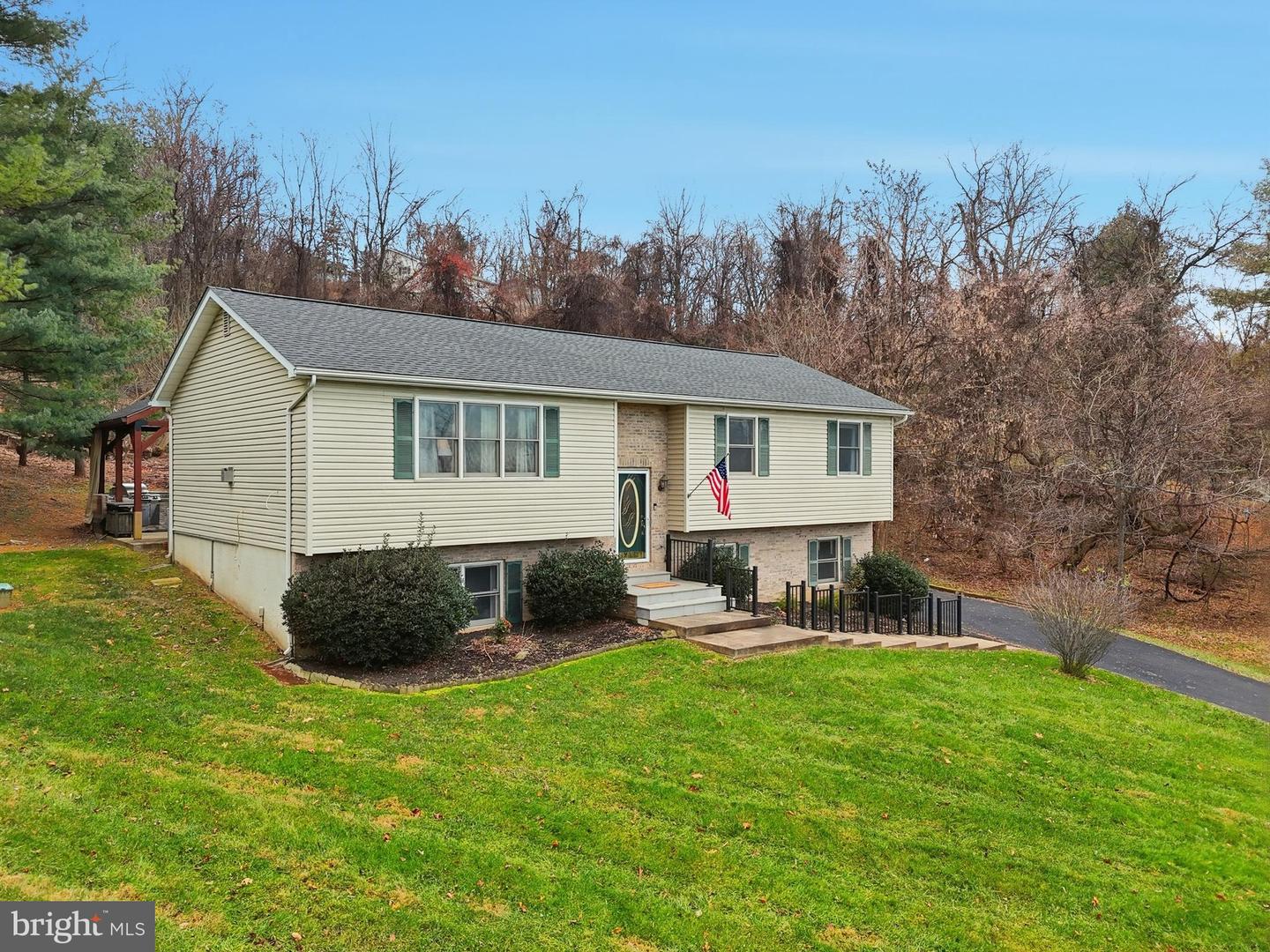 1073 MOUNTAIN HEIGHTS RD, FRONT ROYAL, Virginia 22630, 3 Bedrooms Bedrooms, 1 Room Rooms,2 BathroomsBathrooms,Residential,For sale,1073 MOUNTAIN HEIGHTS RD,VAWR2012862 MLS # VAWR2012862 1073 MOUNTAIN HEIGHTS RD, FRONT ROYAL, Virginia 22630, 3 Bedrooms Bedrooms, 1 Room Rooms,2 BathroomsBathrooms,Residential,For sale,1073 MOUNTAIN HEIGHTS RD,VAWR2012862 MLS # VAWR2012862