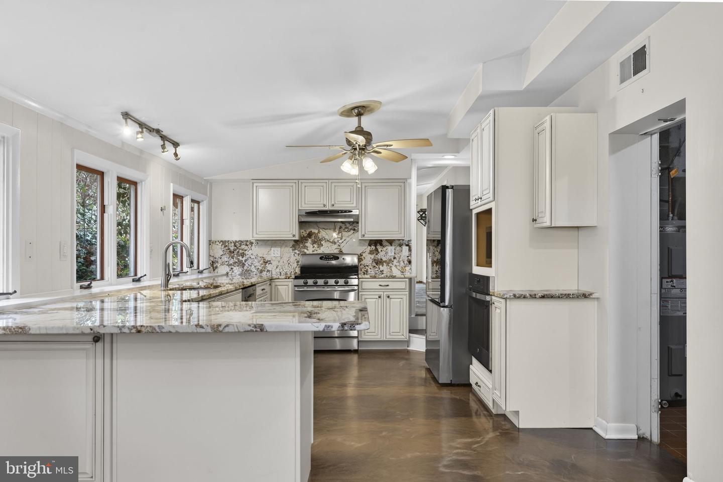 4119 BULL RUN MOUNTAIN RD, THE PLAINS, Virginia 20198, 3 Bedrooms Bedrooms, ,2 BathroomsBathrooms,Residential,For sale,4119 BULL RUN MOUNTAIN RD,VAFQ2019784 MLS # VAFQ2019784