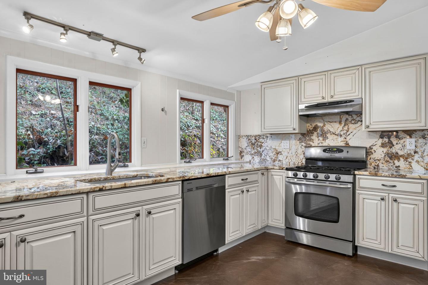 4119 BULL RUN MOUNTAIN RD, THE PLAINS, Virginia 20198, 3 Bedrooms Bedrooms, ,2 BathroomsBathrooms,Residential,For sale,4119 BULL RUN MOUNTAIN RD,VAFQ2019784 MLS # VAFQ2019784