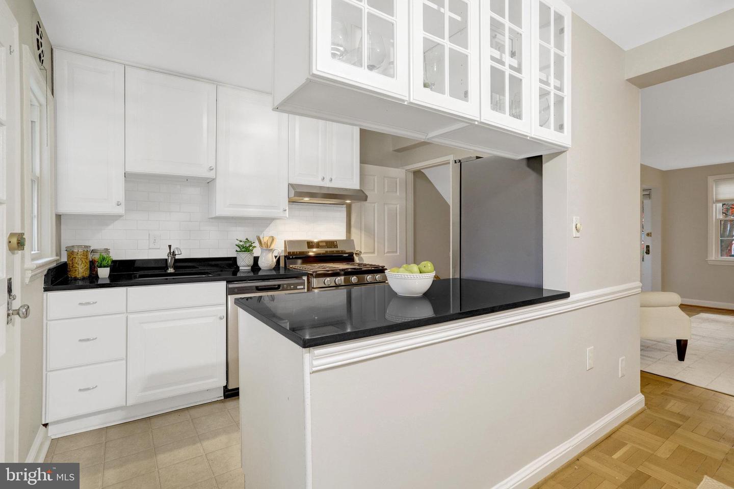 6514 10TH ST, ALEXANDRIA, Virginia 22307, 2 Bedrooms Bedrooms, ,1 BathroomBathrooms,Residential,For sale,6514 10TH ST,VAFX2281006 MLS # VAFX2281006