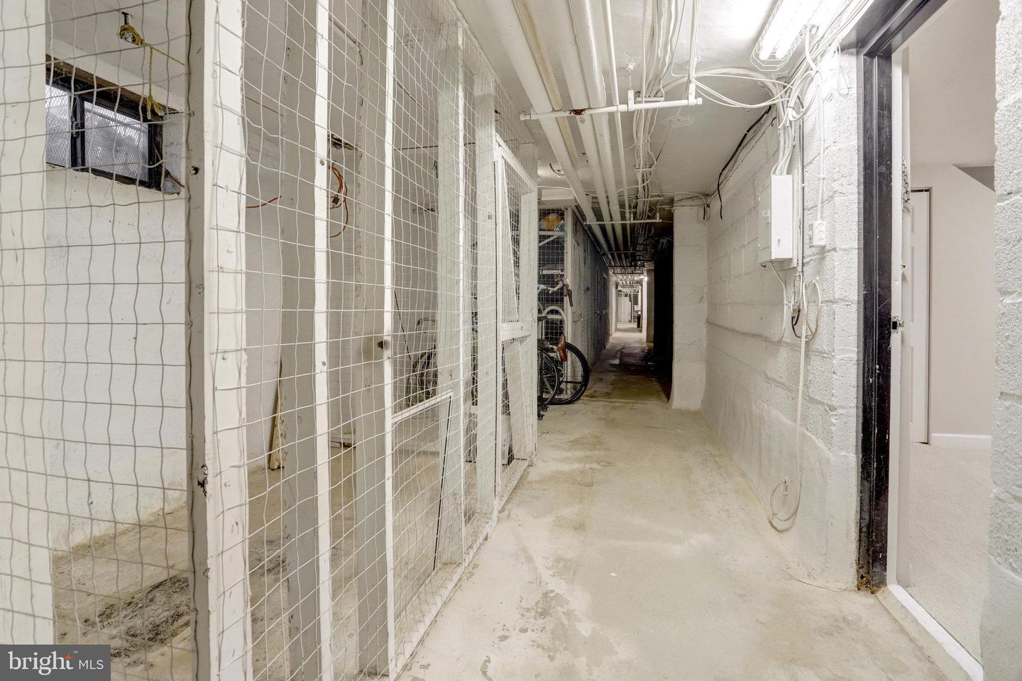 6514 10TH ST, ALEXANDRIA, Virginia 22307, 2 Bedrooms Bedrooms, ,1 BathroomBathrooms,Residential,For sale,6514 10TH ST,VAFX2281006 MLS # VAFX2281006