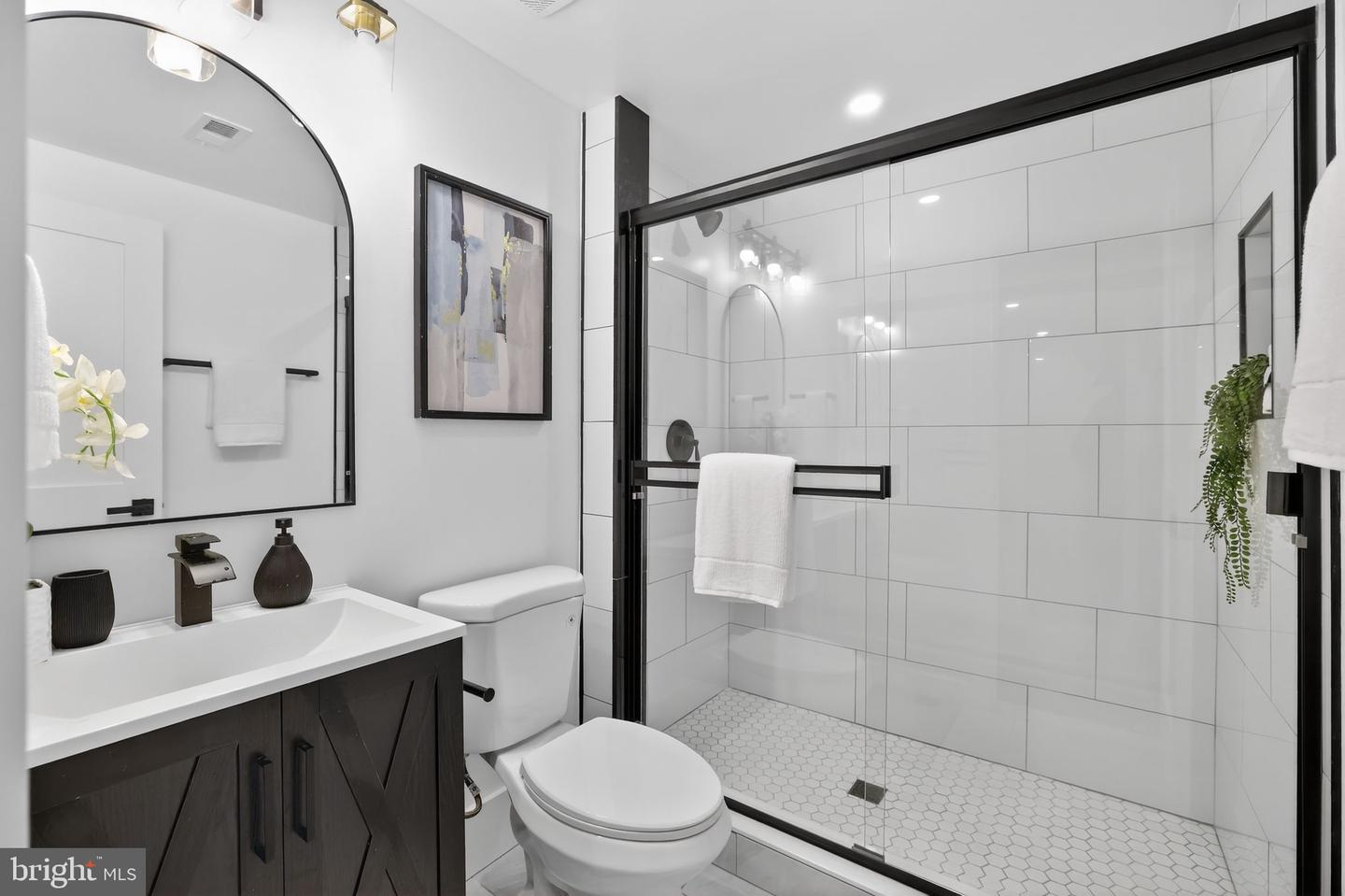 907 LAWRENCE ST NE, WASHINGTON, District Of Columbia 20017, 5 Bedrooms Bedrooms, ,2 BathroomsBathrooms,Residential,For sale,907 LAWRENCE ST NE,DCDC2234018 MLS # DCDC2234018