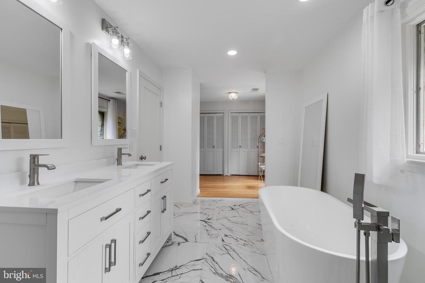 4054 41ST ST, MCLEAN, Virginia 22101, 6 Bedrooms Bedrooms, ,3 BathroomsBathrooms,Residential,For sale,4054 41ST ST,VAFX2281780 MLS # VAFX2281780