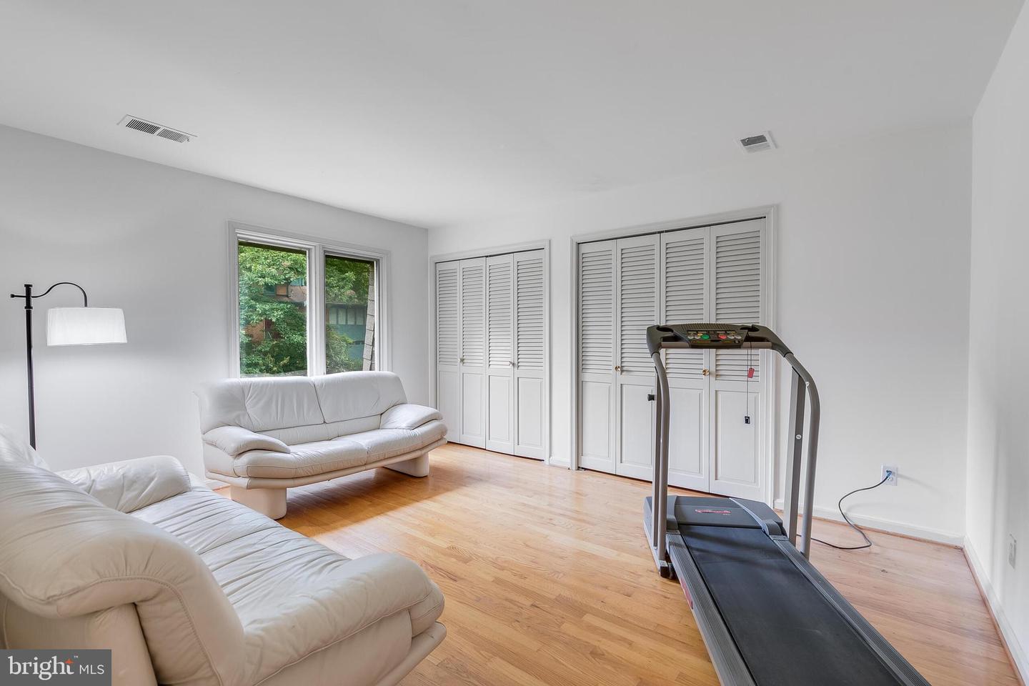 4054 41ST ST, MCLEAN, Virginia 22101, 6 Bedrooms Bedrooms, ,3 BathroomsBathrooms,Residential,For sale,4054 41ST ST,VAFX2281780 MLS # VAFX2281780