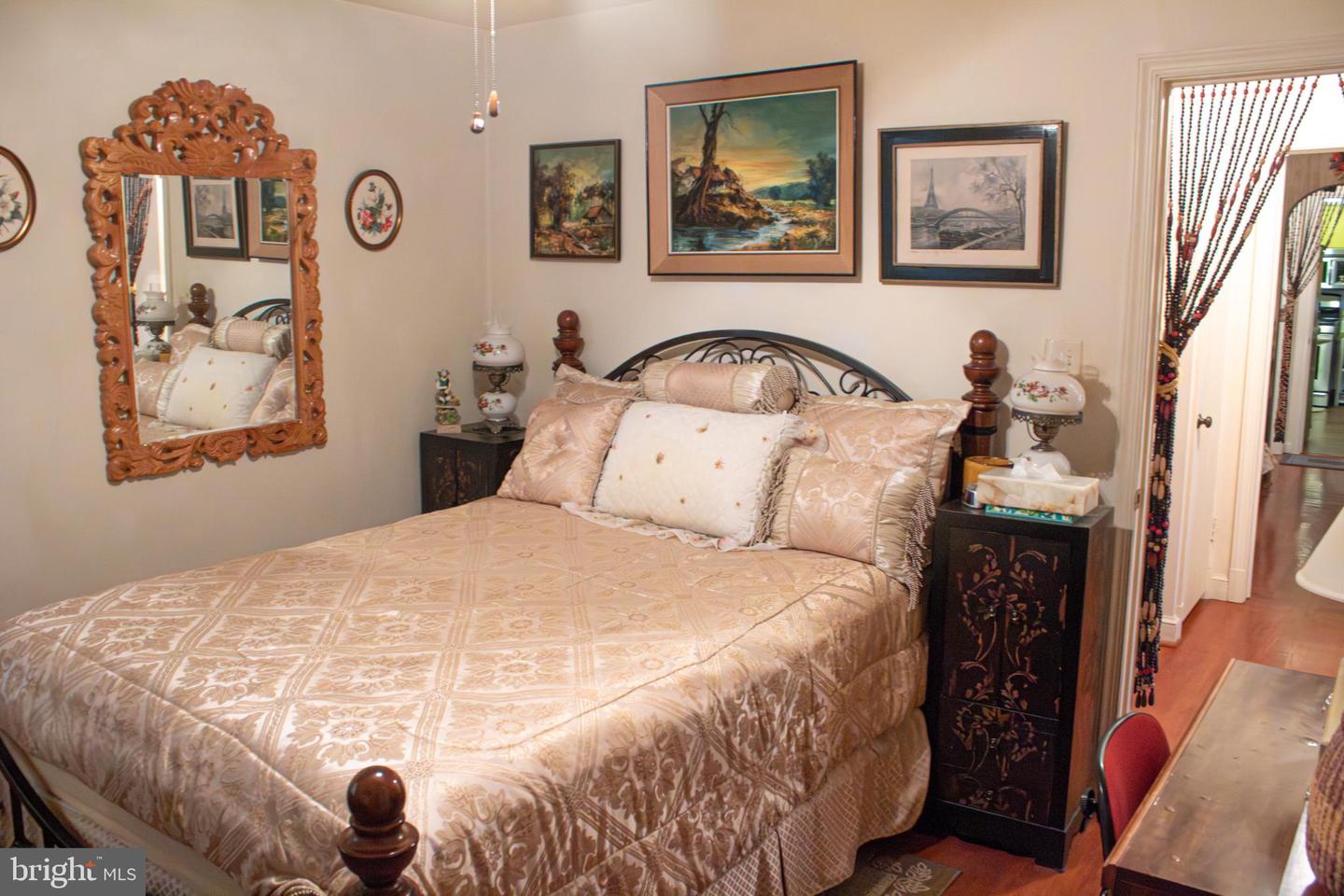 526 S CARLIN SPRINGS RD, ARLINGTON, Virginia 22204, 4 Bedrooms Bedrooms, 7 Rooms Rooms,2 BathroomsBathrooms,Residential,For sale,526 S CARLIN SPRINGS RD,VAAR2066740 MLS # VAAR2066740