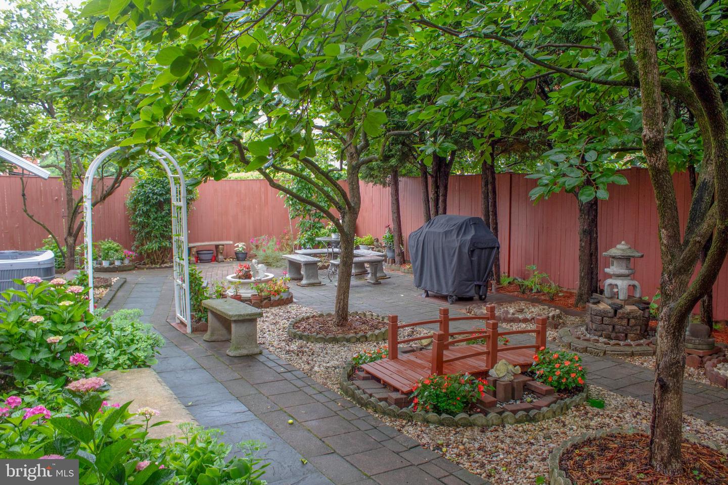 526 S CARLIN SPRINGS RD, ARLINGTON, Virginia 22204, 4 Bedrooms Bedrooms, 7 Rooms Rooms,2 BathroomsBathrooms,Residential,For sale,526 S CARLIN SPRINGS RD,VAAR2066740 MLS # VAAR2066740