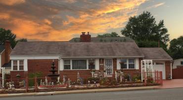 526 S CARLIN SPRINGS RD, ARLINGTON, Virginia 22204, 4 Bedrooms Bedrooms, 7 Rooms Rooms,2 BathroomsBathrooms,Residential,For sale,526 S CARLIN SPRINGS RD,VAAR2066740 MLS # VAAR2066740