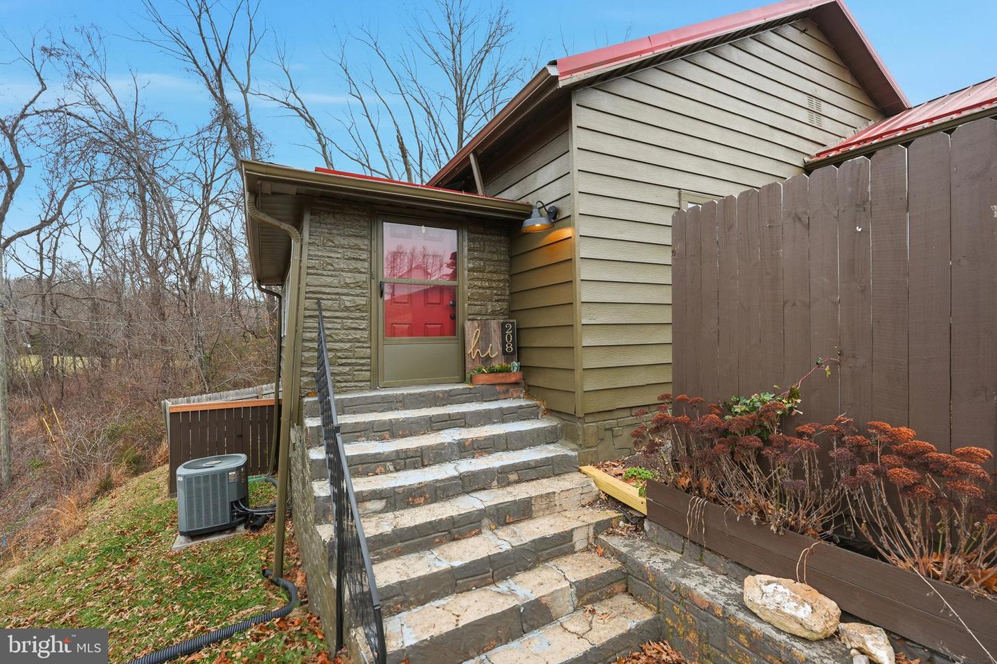 208 COLLINS RD, JONESVILLE, Virginia 24263, 2 Bedrooms Bedrooms, 4 Rooms Rooms,1 BathroomBathrooms,Residential,For sale,208 COLLINS RD,VALE2000014 MLS # VALE2000014