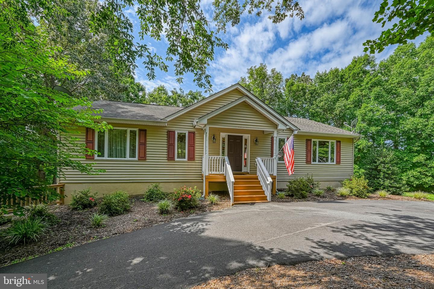 5500 DOGWOOD TREE LN, MINERAL, Virginia 23117, 5 Bedrooms Bedrooms, 12 Rooms Rooms,3 BathroomsBathrooms,Residential,For sale,5500 DOGWOOD TREE LN,VASP2038128 MLS # VASP2038128