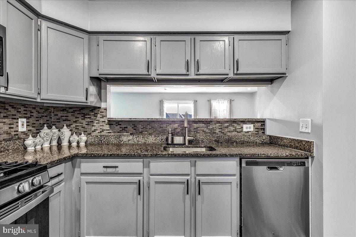 12729 HUNTERBROOK DR, WOODBRIDGE, Virginia 22192, 3 Bedrooms Bedrooms, ,3 BathroomsBathrooms,Residential,For sale,12729 HUNTERBROOK DR,VAPW2109154 MLS # VAPW2109154