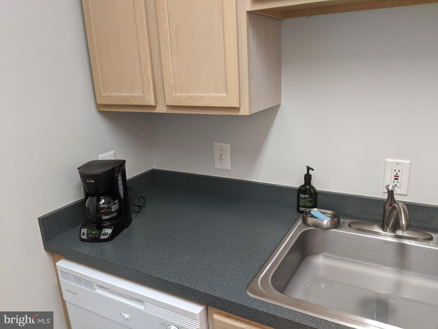 635 WATERLOO RD #231, WARRENTON, Virginia 20186, 1 Bedroom Bedrooms, 2 Rooms Rooms,1 BathroomBathrooms,Residential,For sale,635 WATERLOO RD #231,VAFQ2019938 MLS # VAFQ2019938