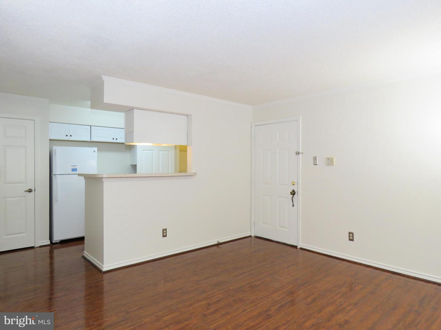 1532 LINCOLN WAY #203, MCLEAN, Virginia 22102, 1 Bedroom Bedrooms, ,1 BathroomBathrooms,Residential,For sale,1532 LINCOLN WAY #203,VAFX2282860 MLS # VAFX2282860