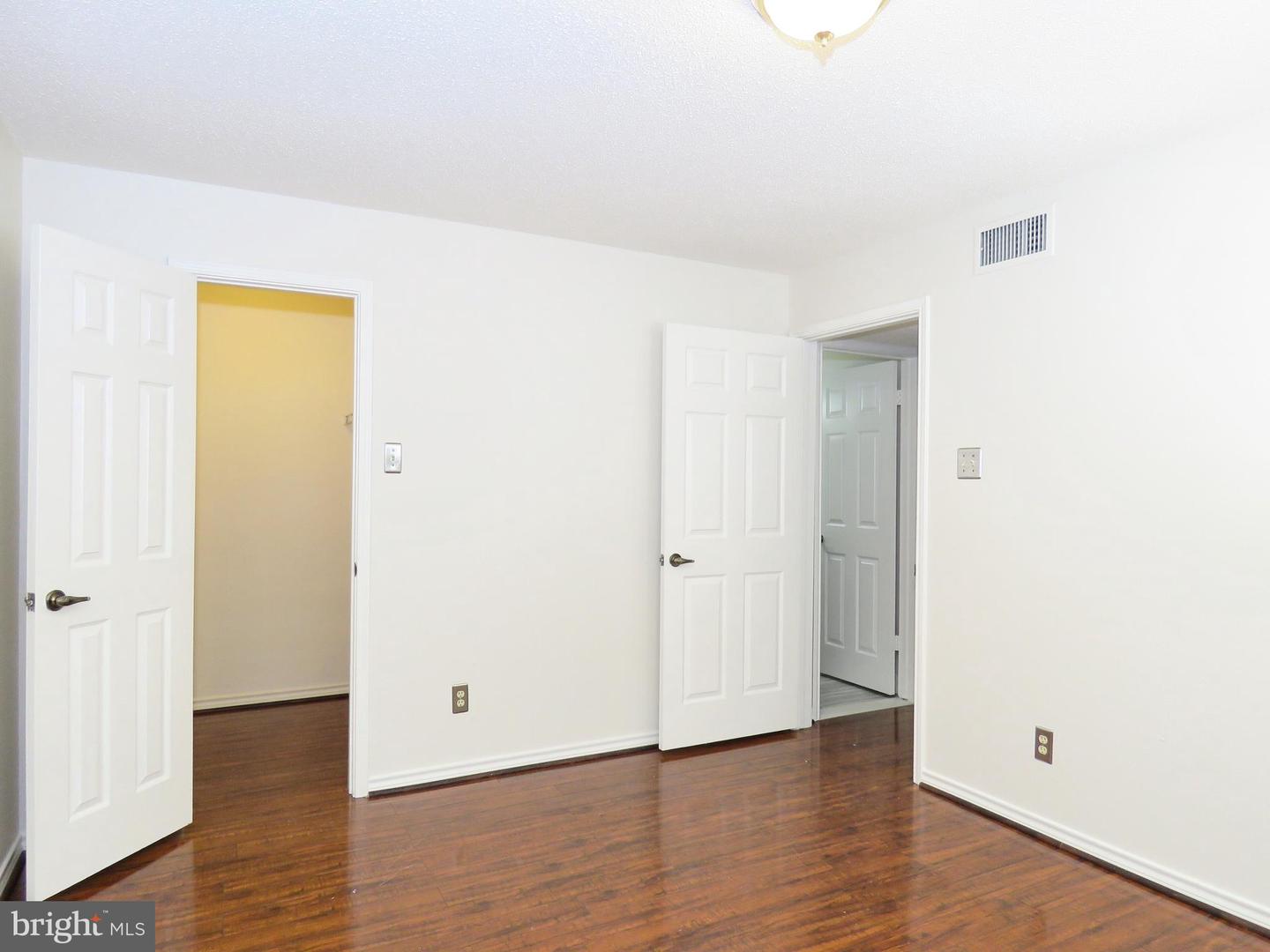 1532 LINCOLN WAY #203, MCLEAN, Virginia 22102, 1 Bedroom Bedrooms, ,1 BathroomBathrooms,Residential,For sale,1532 LINCOLN WAY #203,VAFX2282860 MLS # VAFX2282860