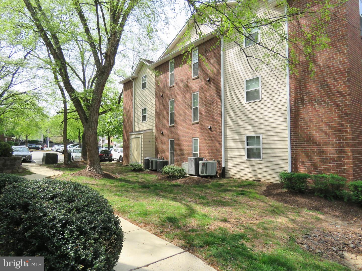 1532 LINCOLN WAY #203, MCLEAN, Virginia 22102, 1 Bedroom Bedrooms, ,1 BathroomBathrooms,Residential,For sale,1532 LINCOLN WAY #203,VAFX2282860 MLS # VAFX2282860