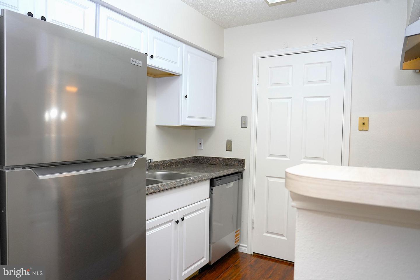 1532 LINCOLN WAY #203, MCLEAN, Virginia 22102, 1 Bedroom Bedrooms, ,1 BathroomBathrooms,Residential,For sale,1532 LINCOLN WAY #203,VAFX2282860 MLS # VAFX2282860