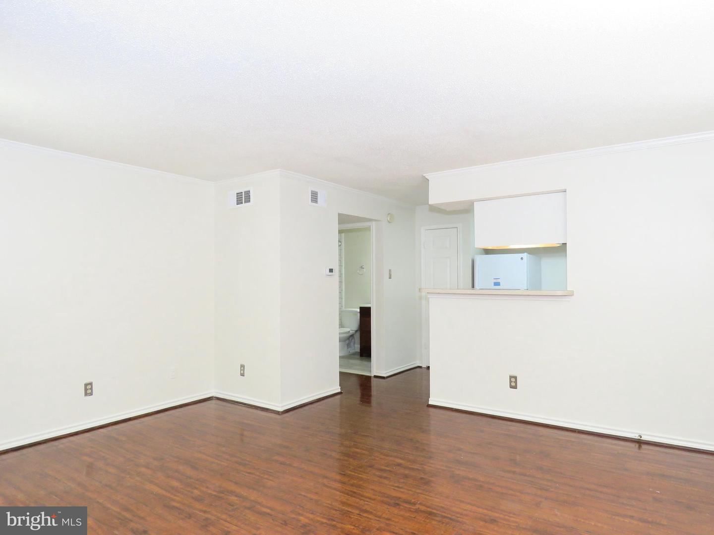 1532 LINCOLN WAY #203, MCLEAN, Virginia 22102, 1 Bedroom Bedrooms, ,1 BathroomBathrooms,Residential,For sale,1532 LINCOLN WAY #203,VAFX2282860 MLS # VAFX2282860