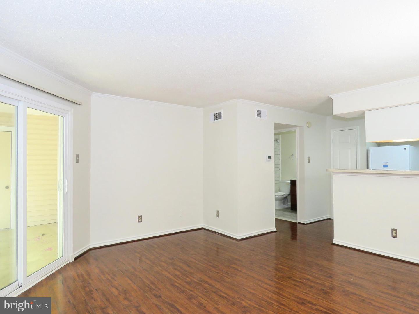 1532 LINCOLN WAY #203, MCLEAN, Virginia 22102, 1 Bedroom Bedrooms, ,1 BathroomBathrooms,Residential,For sale,1532 LINCOLN WAY #203,VAFX2282860 MLS # VAFX2282860