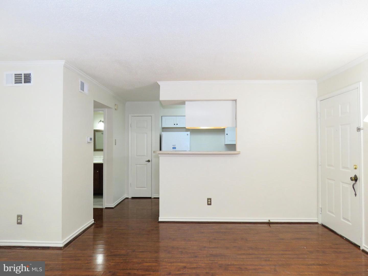 1532 LINCOLN WAY #203, MCLEAN, Virginia 22102, 1 Bedroom Bedrooms, ,1 BathroomBathrooms,Residential,For sale,1532 LINCOLN WAY #203,VAFX2282860 MLS # VAFX2282860