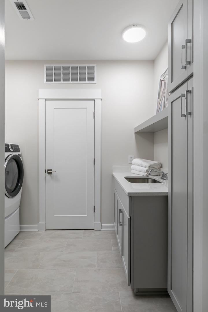 23664 HAVELOCK WALK TER #205, ASHBURN, Virginia 20148, 2 Bedrooms Bedrooms, ,2 BathroomsBathrooms,Residential,For sale,23664 HAVELOCK WALK TER #205,VALO2112548 MLS # VALO2112548