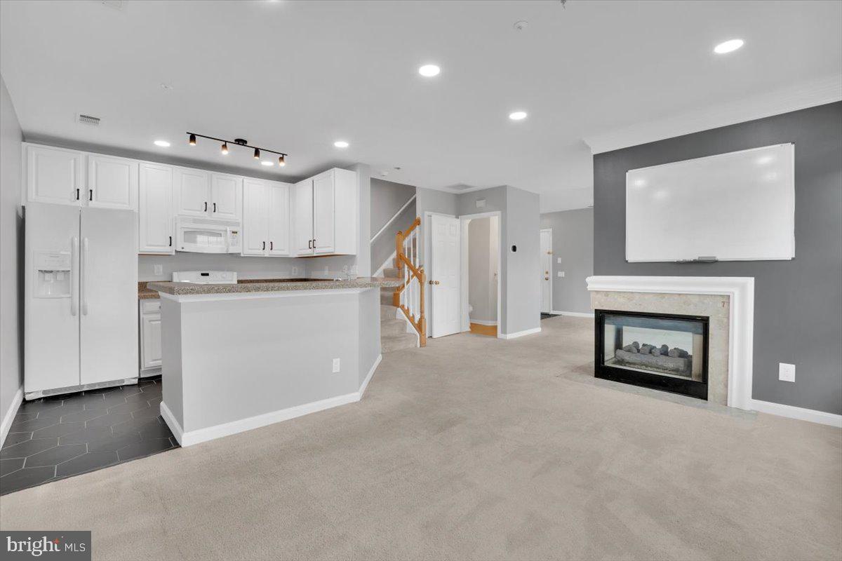 5995-B TERRAPIN PL #301, ALEXANDRIA, Virginia 22310, 2 Bedrooms Bedrooms, 2 Rooms Rooms,2 BathroomsBathrooms,Residential,For sale,5995-B TERRAPIN PL #301,VAFX2282918 MLS # VAFX2282918