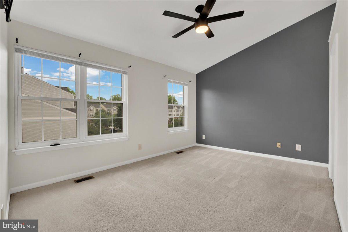 5995-B TERRAPIN PL #301, ALEXANDRIA, Virginia 22310, 2 Bedrooms Bedrooms, 2 Rooms Rooms,2 BathroomsBathrooms,Residential,For sale,5995-B TERRAPIN PL #301,VAFX2282918 MLS # VAFX2282918