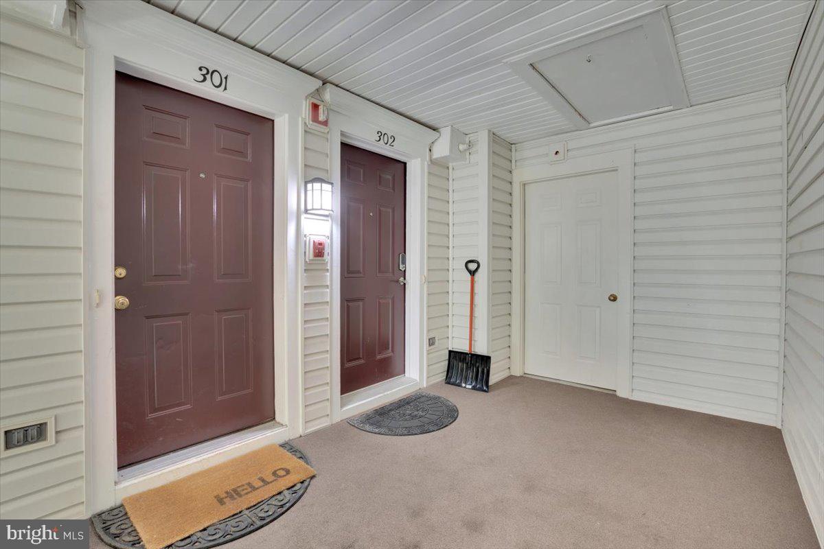 5995-B TERRAPIN PL #301, ALEXANDRIA, Virginia 22310, 2 Bedrooms Bedrooms, 2 Rooms Rooms,2 BathroomsBathrooms,Residential,For sale,5995-B TERRAPIN PL #301,VAFX2282918 MLS # VAFX2282918