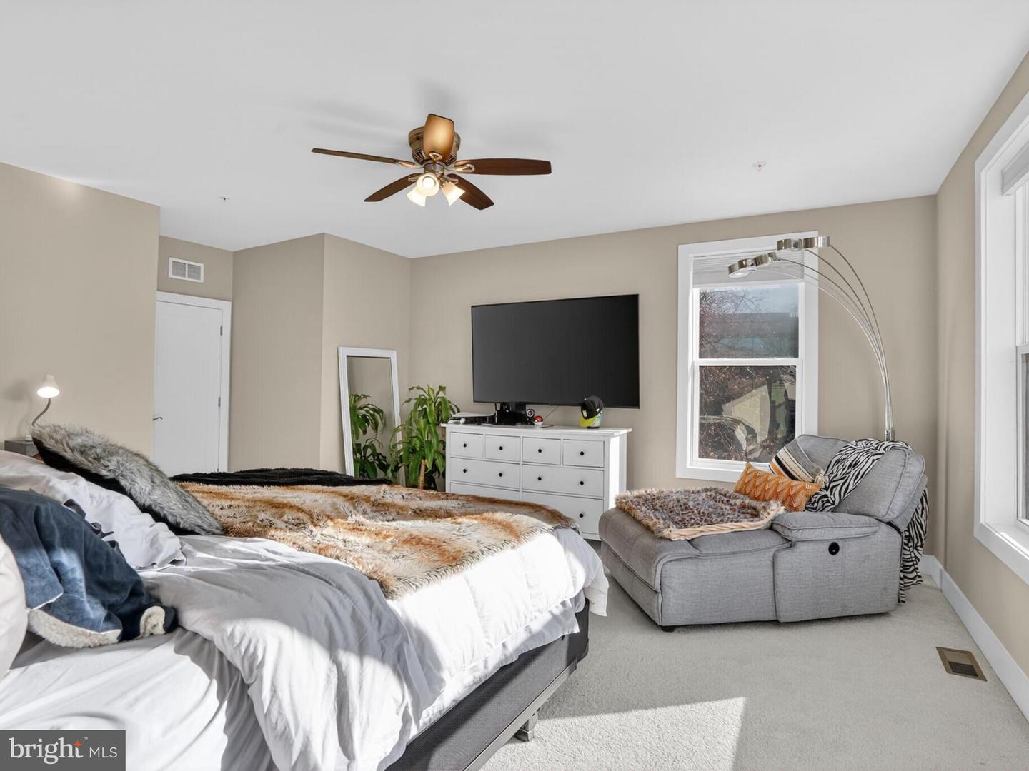 55 SILVERWAY DR #48, HERNDON, Virginia 20170, 2 Bedrooms Bedrooms, ,2 BathroomsBathrooms,Residential,For sale,55 SILVERWAY DR #48,VAFX2282922 MLS # VAFX2282922 55 SILVERWAY DR #48, HERNDON, Virginia 20170, 2 Bedrooms Bedrooms, ,2 BathroomsBathrooms,Residential,For sale,55 SILVERWAY DR #48,VAFX2282922 MLS # VAFX2282922