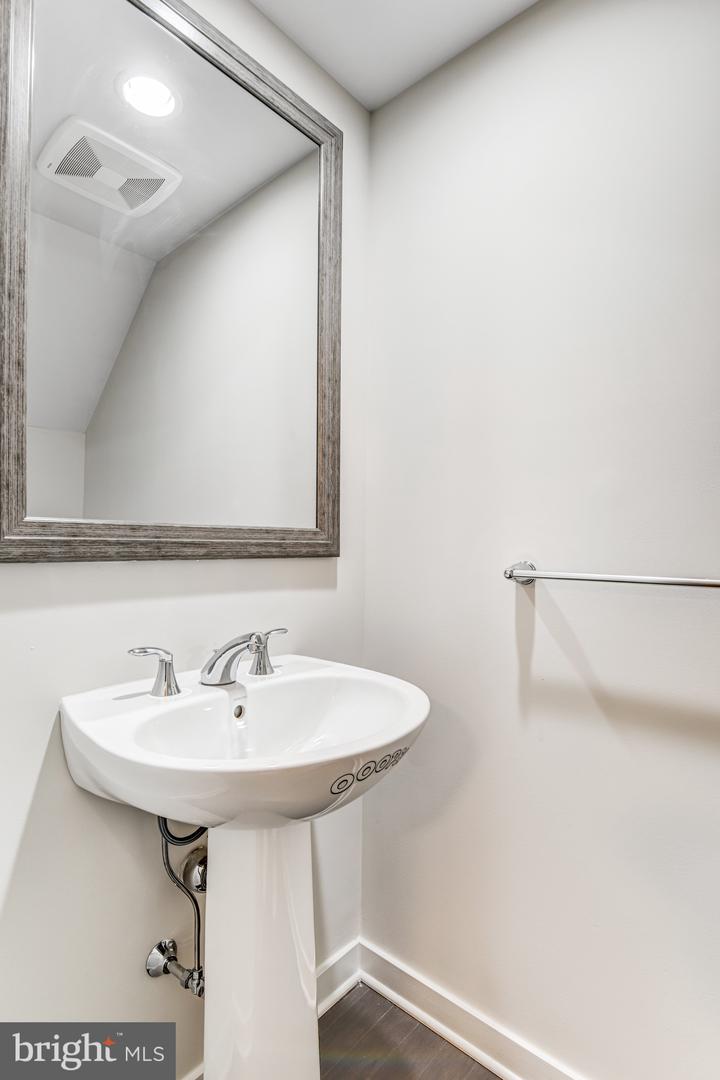 23586 WATERFORD DOWNS TER, ASHBURN, Virginia 20148, 3 Bedrooms Bedrooms, ,2 BathroomsBathrooms,Residential,For sale,23586 WATERFORD DOWNS TER,VALO2112552 MLS # VALO2112552