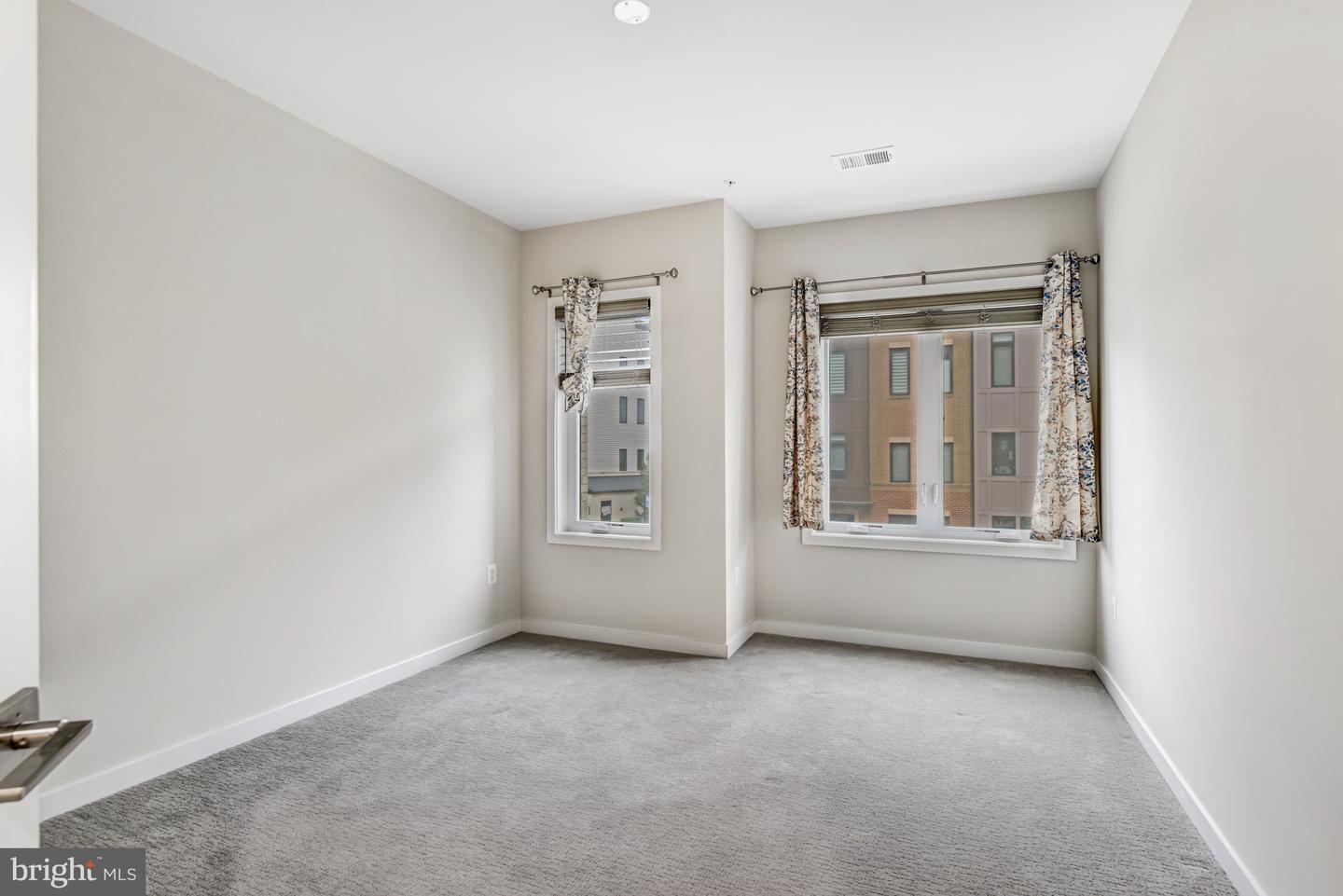 23586 WATERFORD DOWNS TER, ASHBURN, Virginia 20148, 3 Bedrooms Bedrooms, ,2 BathroomsBathrooms,Residential,For sale,23586 WATERFORD DOWNS TER,VALO2112552 MLS # VALO2112552