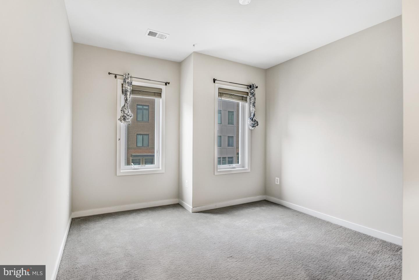 23586 WATERFORD DOWNS TER, ASHBURN, Virginia 20148, 3 Bedrooms Bedrooms, ,2 BathroomsBathrooms,Residential,For sale,23586 WATERFORD DOWNS TER,VALO2112552 MLS # VALO2112552