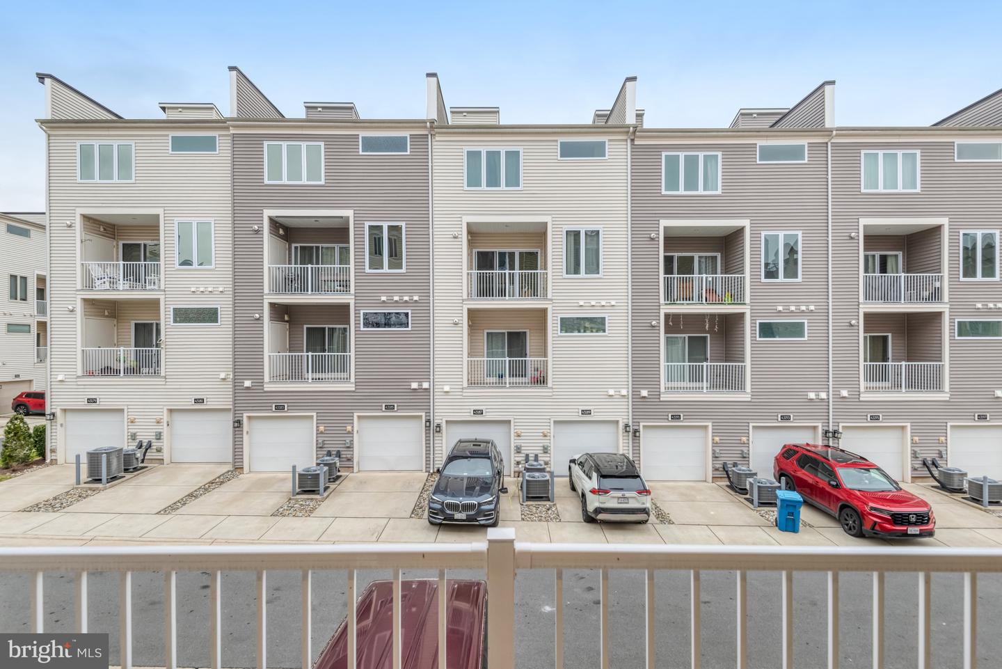 23586 WATERFORD DOWNS TER, ASHBURN, Virginia 20148, 3 Bedrooms Bedrooms, ,2 BathroomsBathrooms,Residential,For sale,23586 WATERFORD DOWNS TER,VALO2112552 MLS # VALO2112552